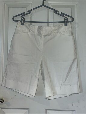Lilly Pulitzer White Shorts Size 8 Knee Length Stretch Cotton Pockets